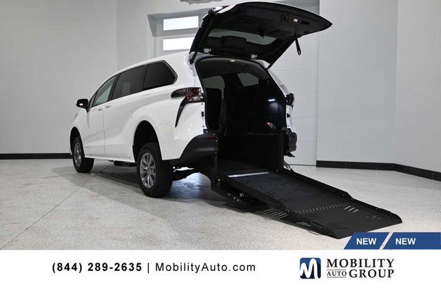 2026 Toyota Sienna LE FWD 8-Passenger - 23008609 - 0