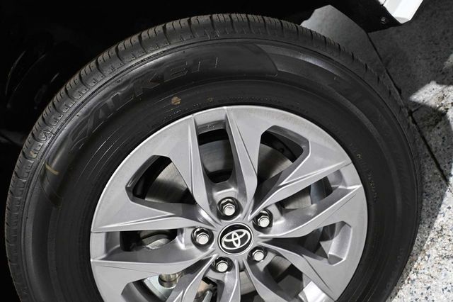 2026 Toyota Sienna LE FWD 8-Passenger - 23008609 - 11