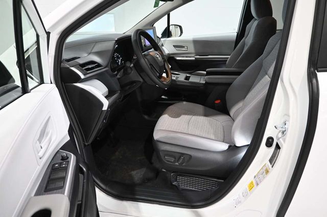2026 Toyota Sienna LE FWD 8-Passenger - 23008609 - 12