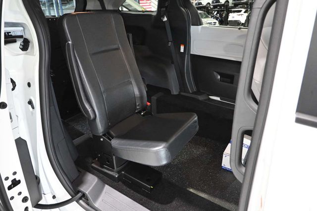 2026 Toyota Sienna LE FWD 8-Passenger - 23008609 - 16