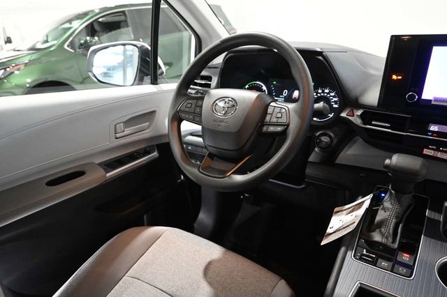 2026 Toyota Sienna LE FWD 8-Passenger - 23008609 - 26