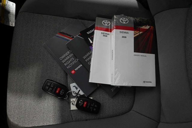 2026 Toyota Sienna LE FWD 8-Passenger - 23008609 - 37