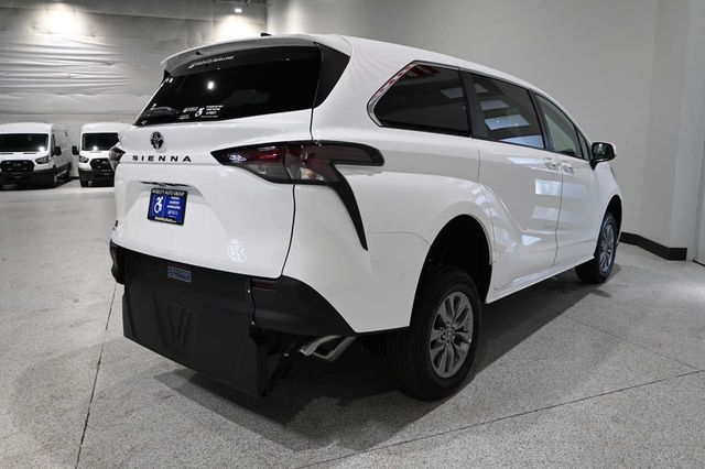 2026 Toyota Sienna LE FWD 8-Passenger - 23008609 - 7