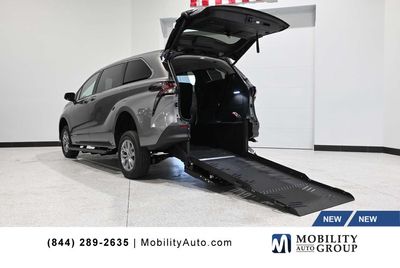 2026 Toyota Sienna - 5TDKRKEC8TS307589