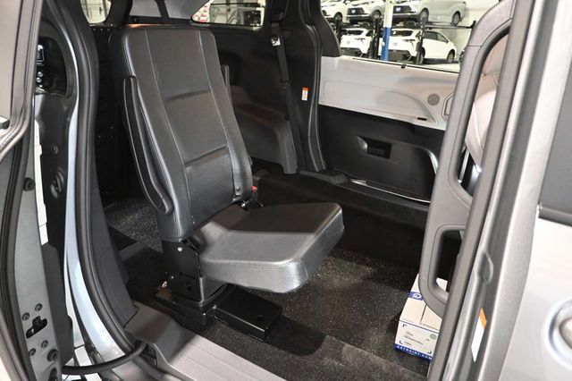 2026 Toyota Sienna LE FWD 8-Passenger - 23008610 - 16