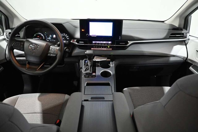 2026 Toyota Sienna LE FWD 8-Passenger - 23008610 - 22