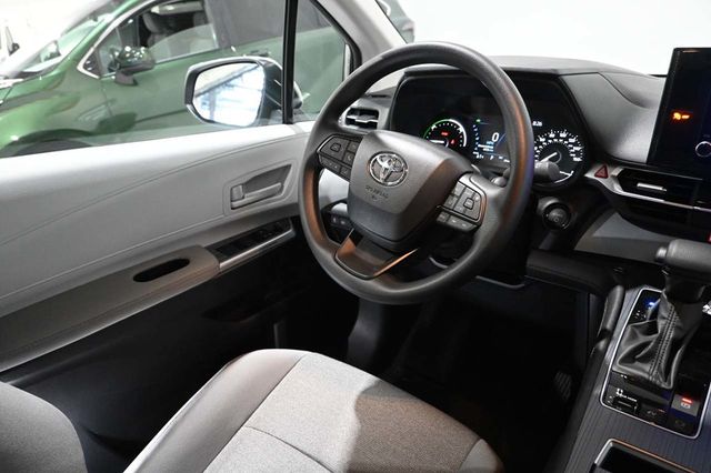 2026 Toyota Sienna LE FWD 8-Passenger - 23008610 - 24