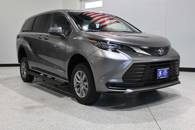 2026 Toyota Sienna LE FWD 8-Passenger - 23008610 - 2