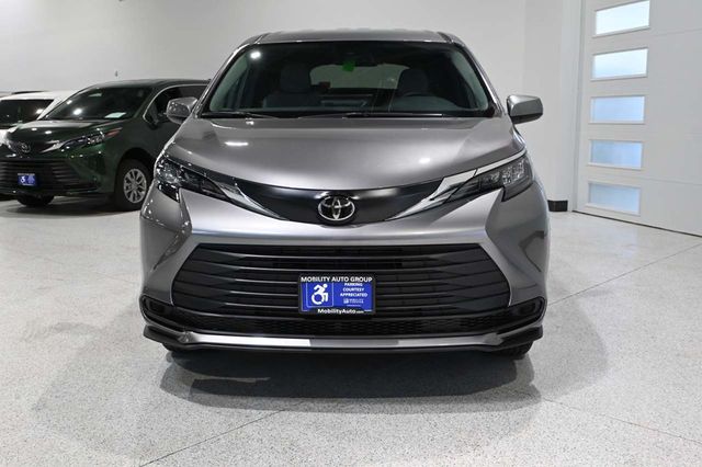 2026 Toyota Sienna LE FWD 8-Passenger - 23008610 - 3