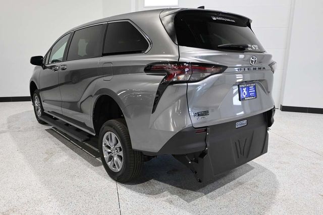 2026 Toyota Sienna LE FWD 8-Passenger - 23008610 - 7