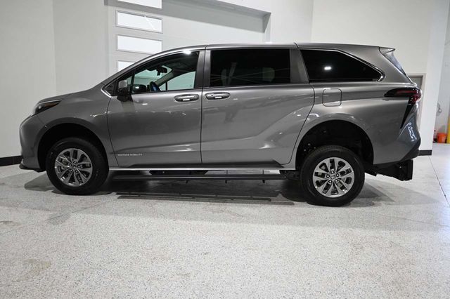 2026 Toyota Sienna LE FWD 8-Passenger - 23008610 - 8