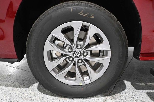 2026 Toyota Sienna LE FWD 8-Passenger - 23010646 - 11