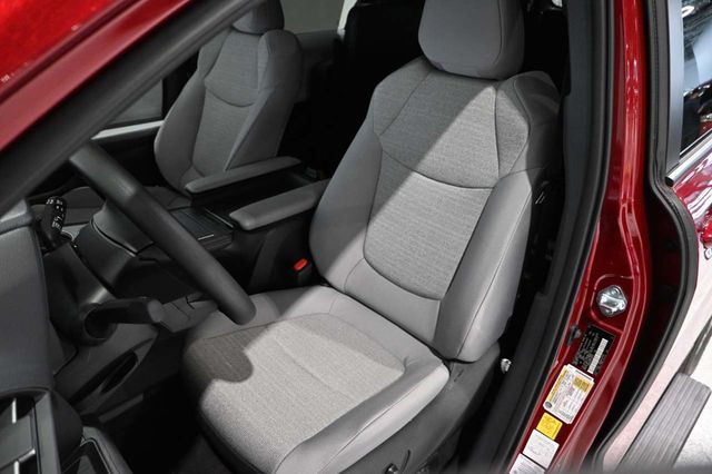 2026 Toyota Sienna LE FWD 8-Passenger - 23010646 - 13