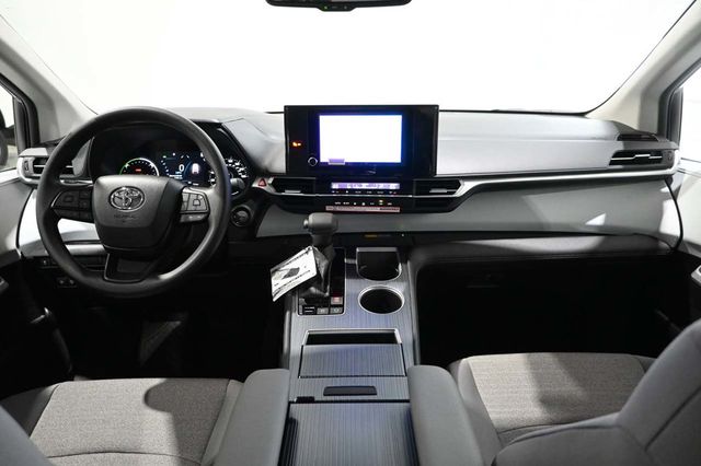 2026 Toyota Sienna LE FWD 8-Passenger - 23010646 - 22