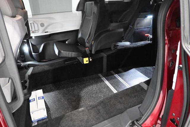 2026 Toyota Sienna LE FWD 8-Passenger - 23010646 - 27