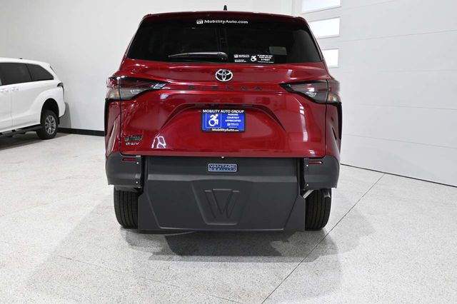 2026 Toyota Sienna LE FWD 8-Passenger - 23010646 - 6