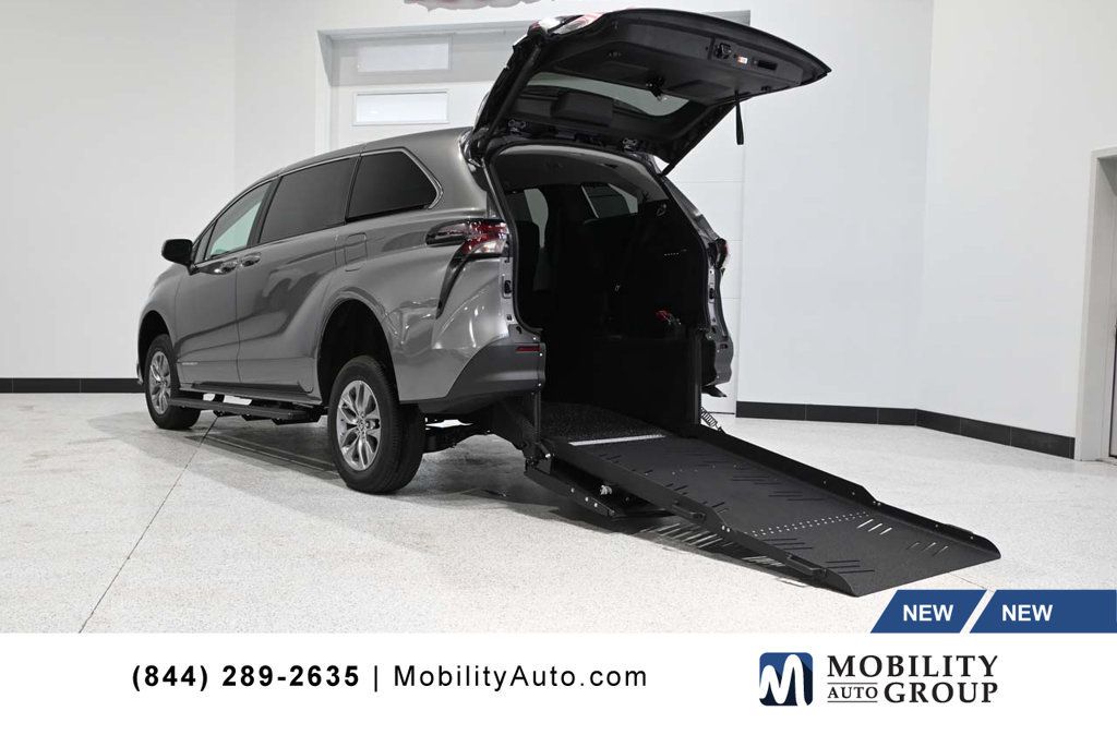 2026 Toyota Sienna LE FWD 8-Passenger - 23010647 | Video 1