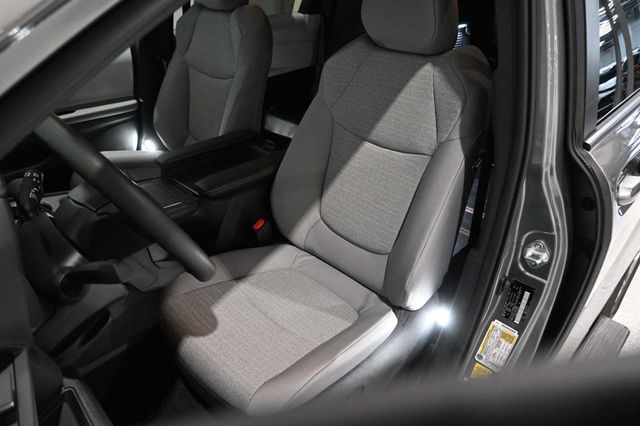 2026 Toyota Sienna LE FWD 8-Passenger - 23010647 - 13