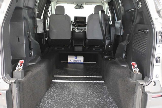 2026 Toyota Sienna LE FWD 8-Passenger - 23010647 - 21