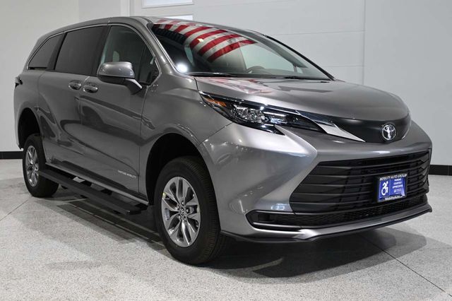 2026 Toyota Sienna LE FWD 8-Passenger - 23010647 - 2