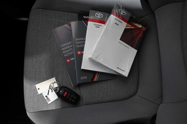 2026 Toyota Sienna LE FWD 8-Passenger - 23010647 - 38