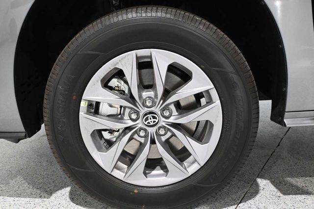 2026 Toyota Sienna LE FWD 8-Passenger - 23026117 - 11