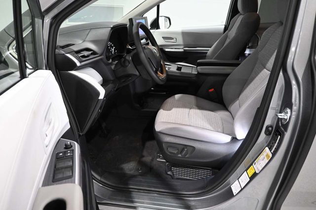 2026 Toyota Sienna LE FWD 8-Passenger - 23026117 - 12