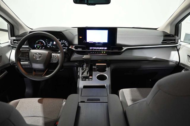 2026 Toyota Sienna LE FWD 8-Passenger - 23026117 - 22