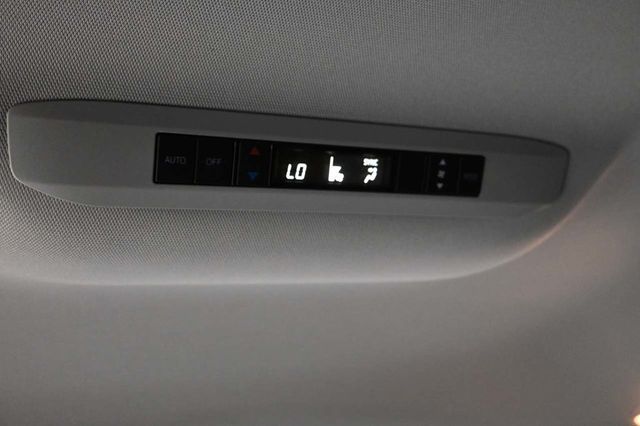 2026 Toyota Sienna LE FWD 8-Passenger - 23026117 - 28