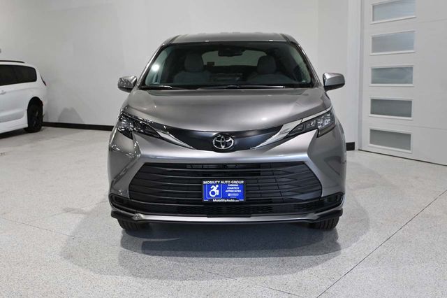 2026 Toyota Sienna LE FWD 8-Passenger - 23026117 - 3