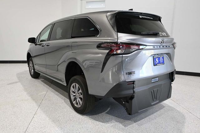 2026 Toyota Sienna LE FWD 8-Passenger - 23026117 - 7