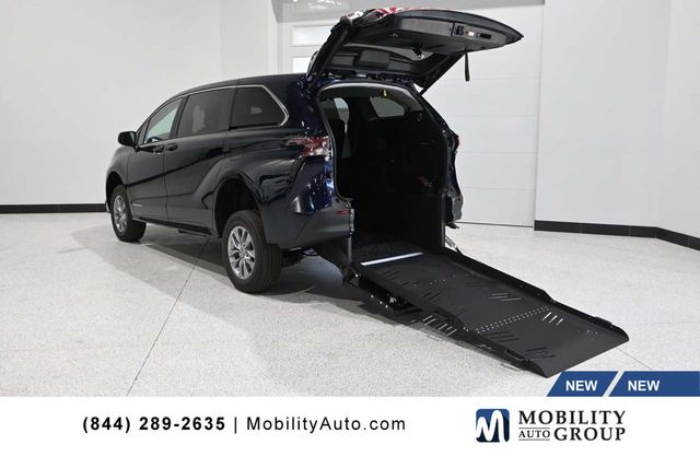 2026 Toyota Sienna LE FWD 8-Passenger - 23026118 - 0