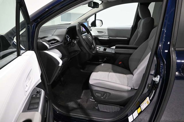 2026 Toyota Sienna LE FWD 8-Passenger - 23026118 - 12