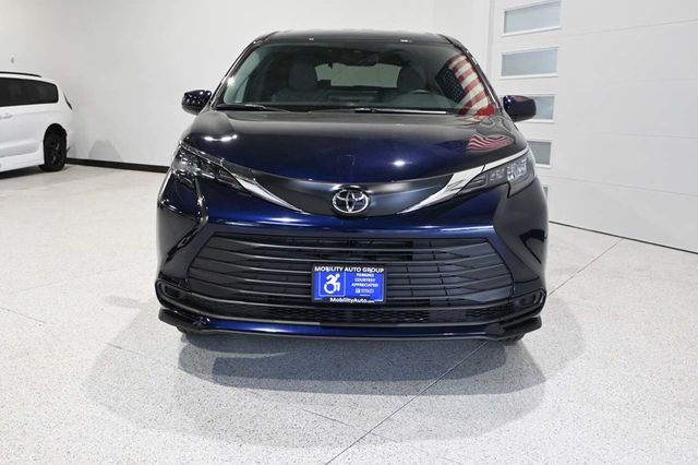 2026 Toyota Sienna LE FWD 8-Passenger - 23026118 - 3