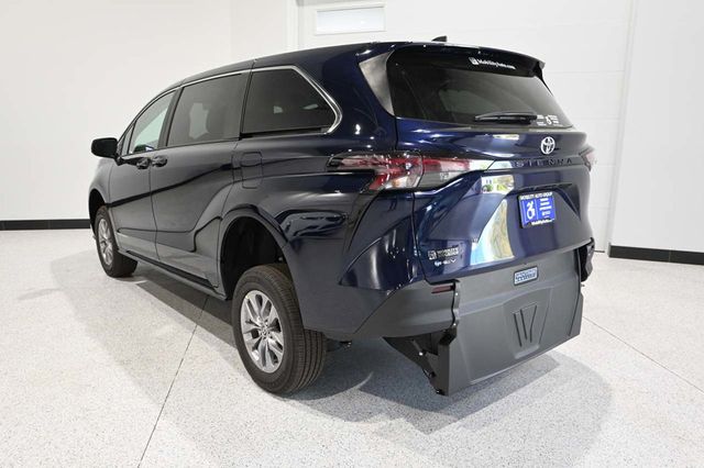 2026 Toyota Sienna LE FWD 8-Passenger - 23026118 - 7