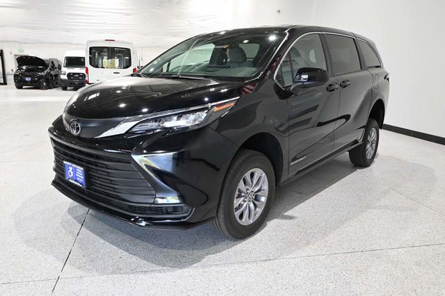 2026 Toyota Sienna LE FWD 8-Passenger - 23026678 - 9