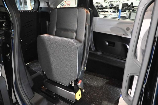 2026 Toyota Sienna LE FWD 8-Passenger - 23026678 - 17