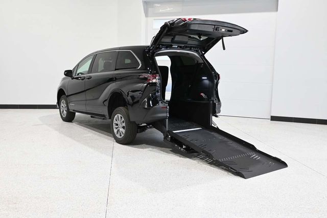 2026 Toyota Sienna LE FWD 8-Passenger - 23026678 - 1