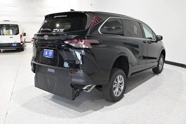 2026 Toyota Sienna LE FWD 8-Passenger - 23026678 - 5