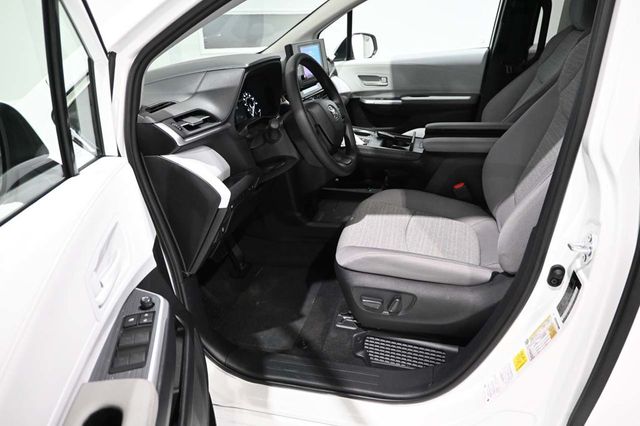 2026 Toyota Sienna LE FWD 8-Passenger - 23038696 - 12