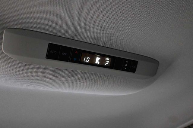 2026 Toyota Sienna LE FWD 8-Passenger - 23038696 - 28