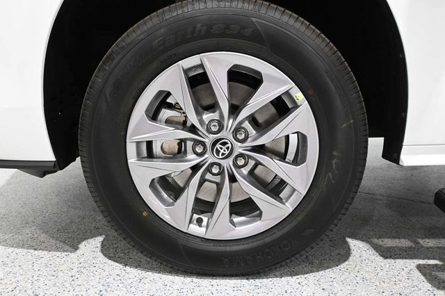 2026 Toyota Sienna LE FWD 8-Passenger - 23038697 - 11