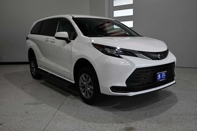 2026 Toyota Sienna LE FWD 8-Passenger - 23038697 - 2