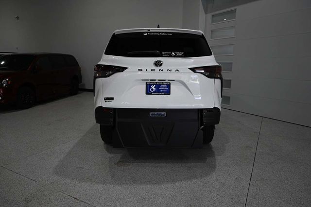 2026 Toyota Sienna LE FWD 8-Passenger - 23038697 - 6
