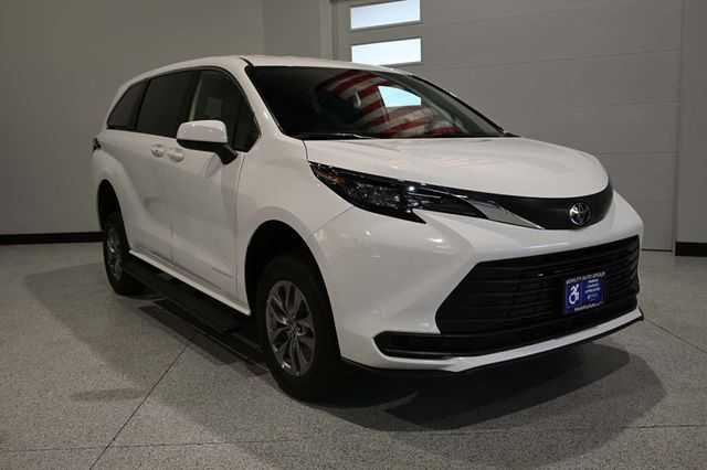 2026 Toyota Sienna LE FWD 8-Passenger - 23041355 - 2