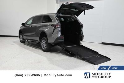 2026 Toyota Sienna - 5TDKRKEC7TS327574