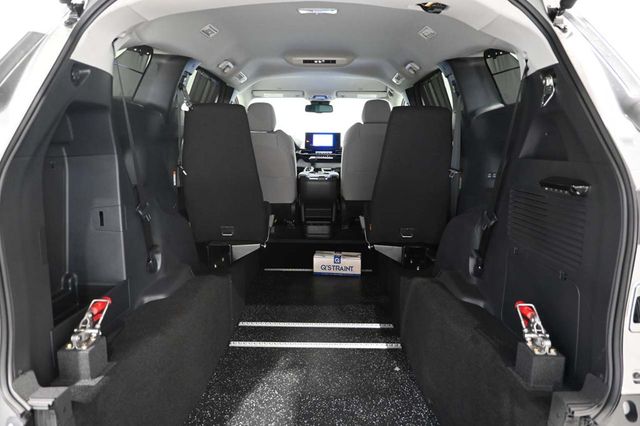 2026 Toyota Sienna LE FWD 8-Passenger - 23054638 - 19