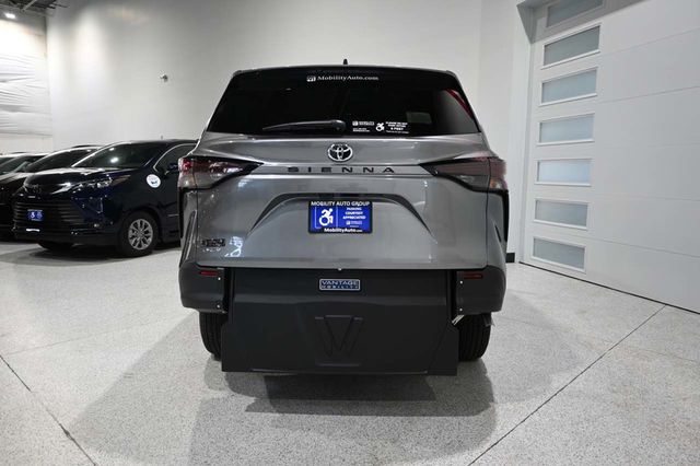 2026 Toyota Sienna LE FWD 8-Passenger - 23054638 - 6