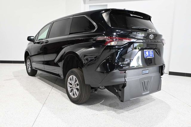 2026 Toyota Sienna LE FWD 8-Passenger - 23069258 - 7
