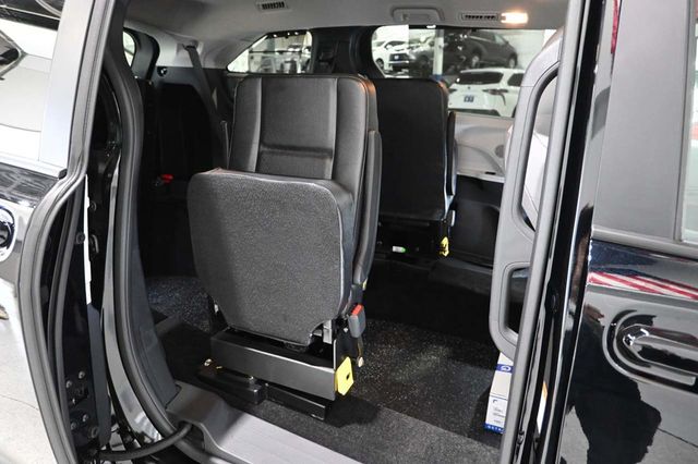 2026 Toyota Sienna LE FWD 8-Passenger - 23069259 - 17